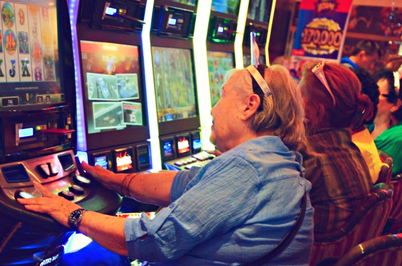 Как играть и выигрывать у игровых автоматов в казино «Азимут 777», не имея опыта?