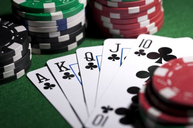Как научиться играть в покер с нуля: инструкция для начинающих игроков